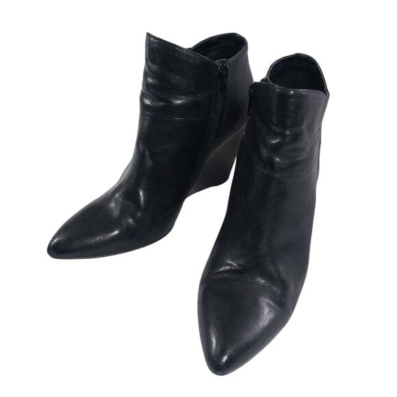 NINE WEST! HOT BLACK GENUINE LEATHER WEDGE STACKED HEEL ZIP BOOTS! SZ 9.5M - Picture 3 of 10